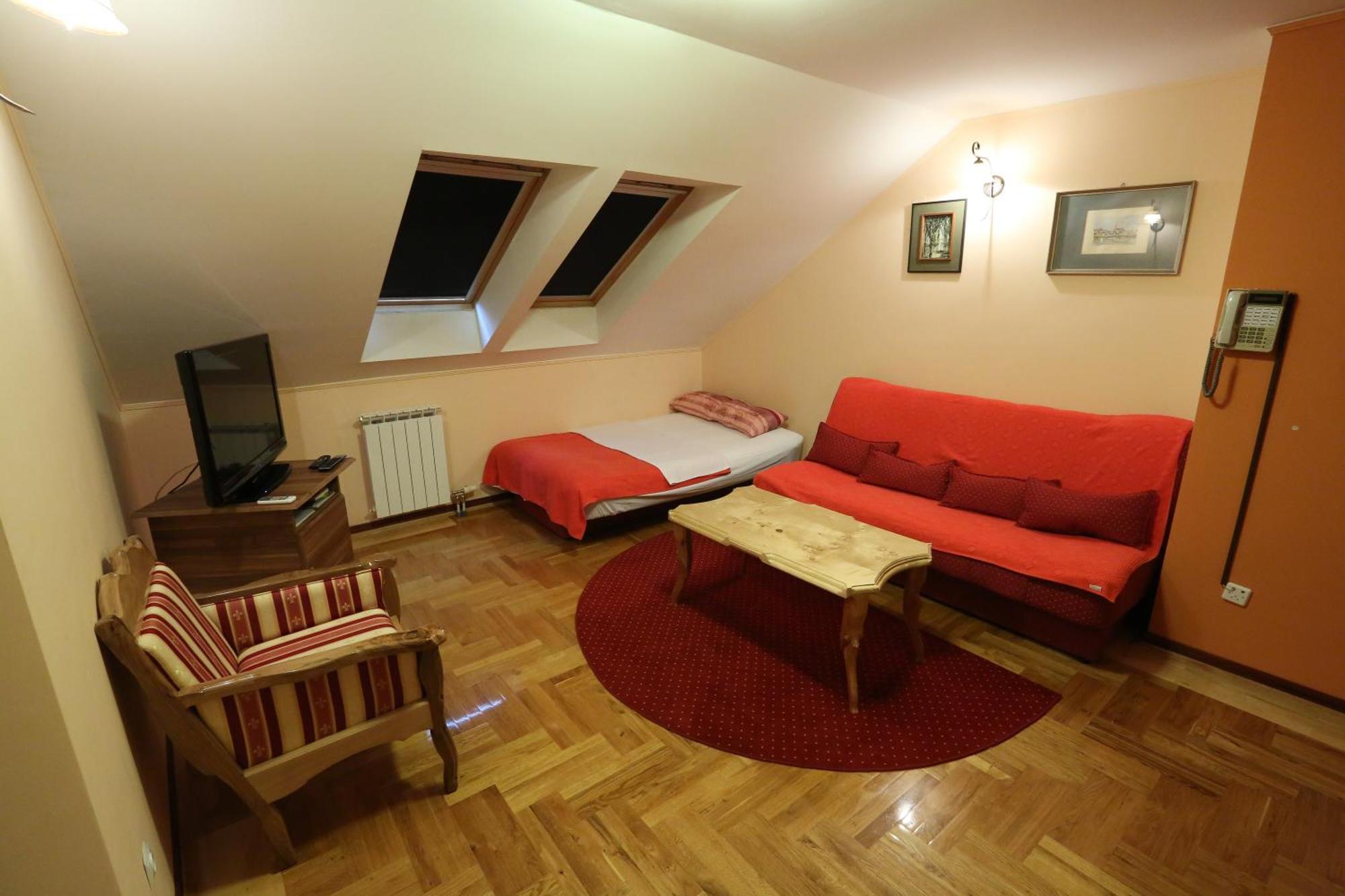 Apartments & Rooms Vienna Osijek Bilik gambar