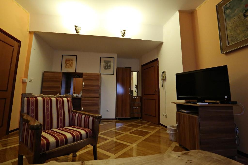 Apartments & Rooms Vienna Osijek Luaran gambar