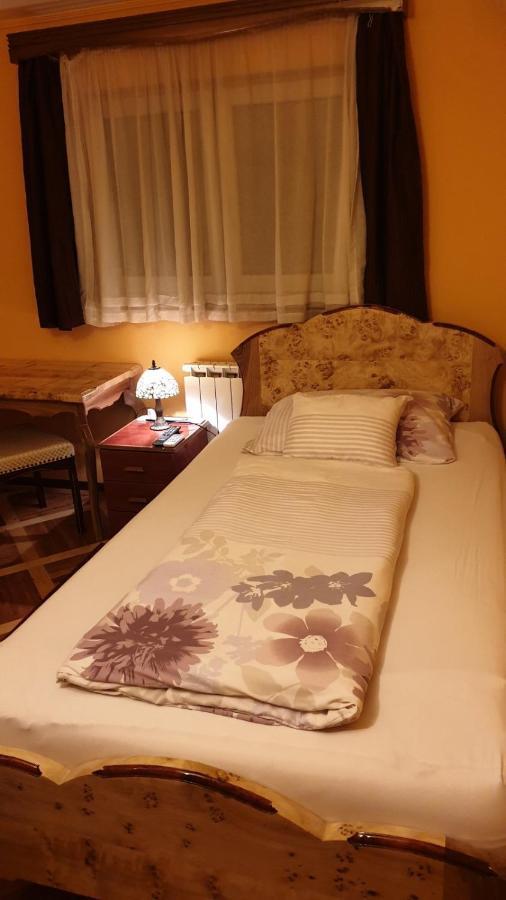 Apartments & Rooms Vienna Osijek Bilik gambar